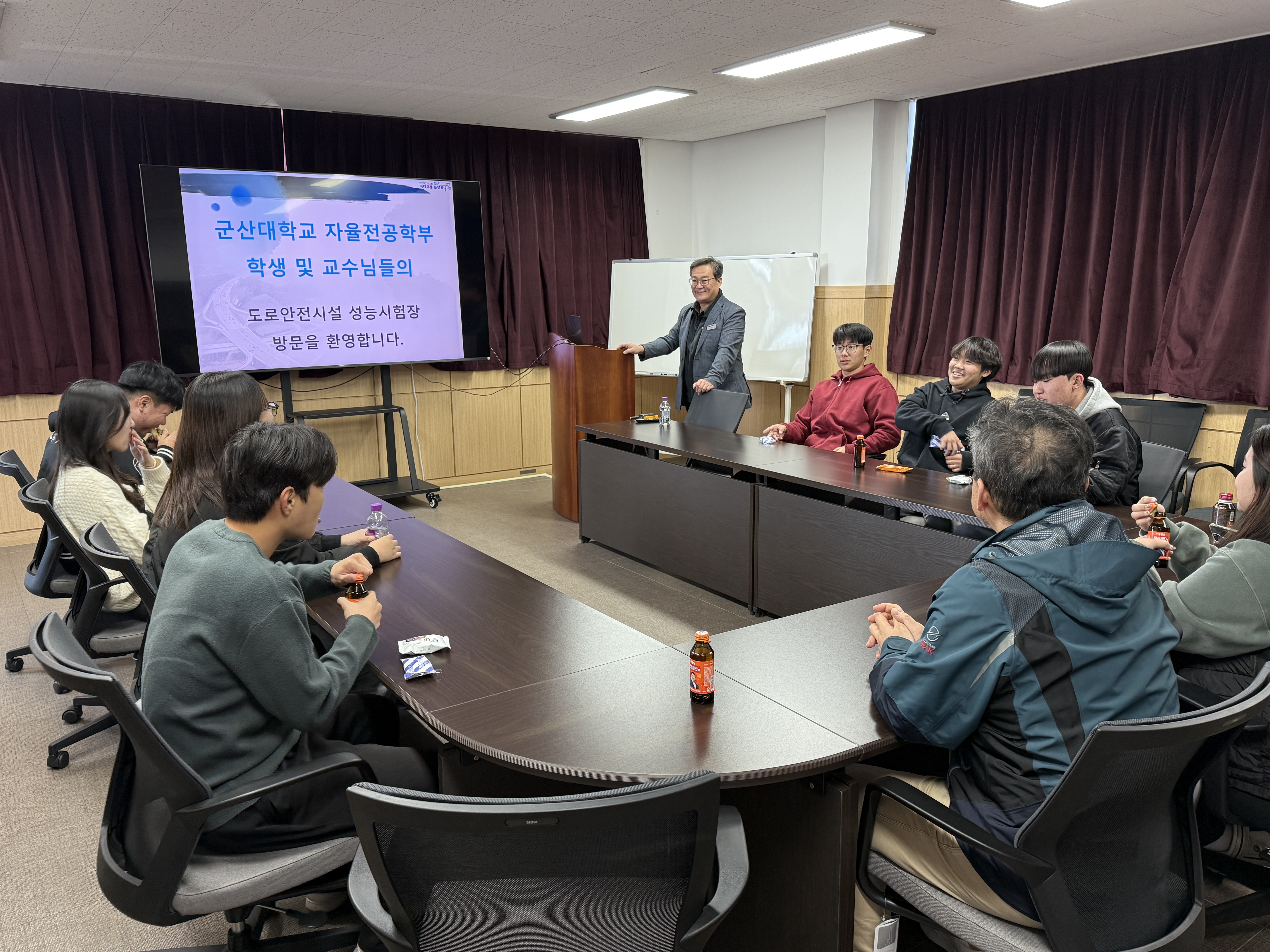 전공 역량강화를 위한 현장견학 (도로안전시설 성능시험장) 이미지(3)